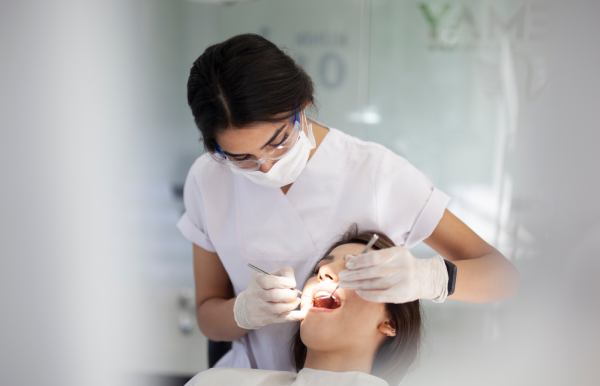 What Should You Do Before an Emergency Tooth Extraction?